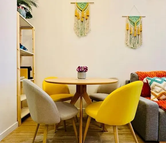 Color & Design Next To Russafa Soho *