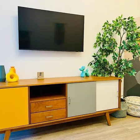 Apartment Color & Design Next To Russafa Soho *