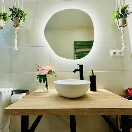 Apartment Color & Design Next To Russafa Soho *
