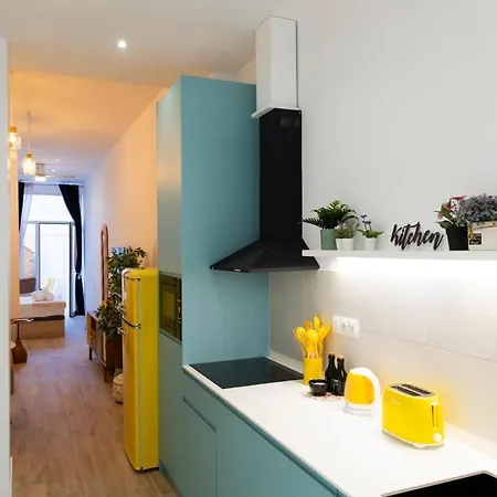 Color & Design Next To Russafa Soho Apartment